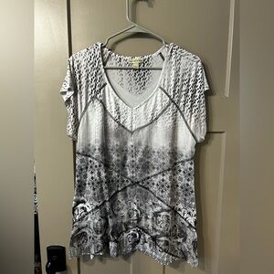 Live and Let Live Monochrome Patterned Short Sleeve Top